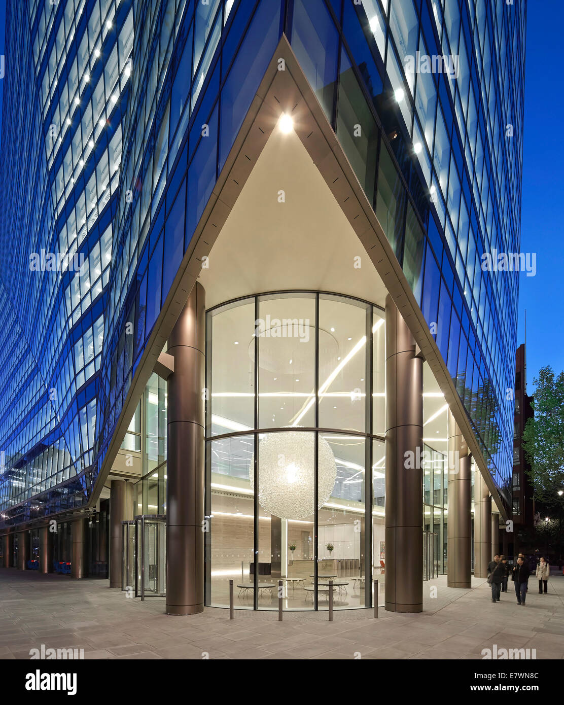 62 Buckingham Gate, London, United Kingdom. Architect: Pelli Clarke
