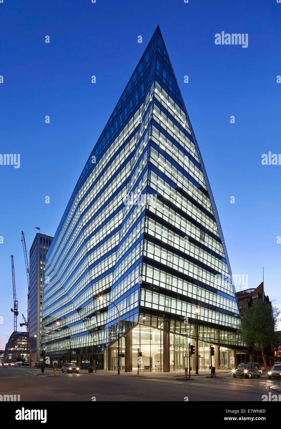 62 Buckingham Gate, London, United Kingdom. Architect: Pelli Clarke