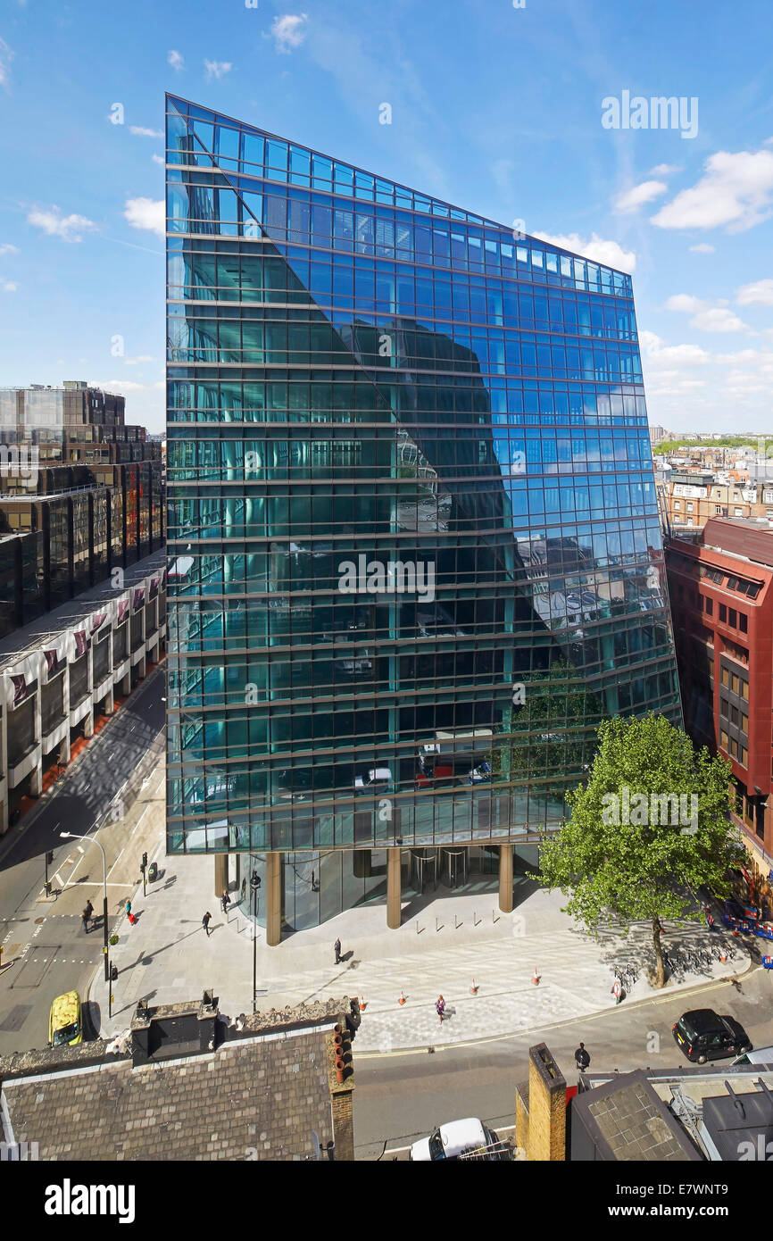 62 Buckingham Gate, London, United Kingdom. Architect: Pelli Clarke