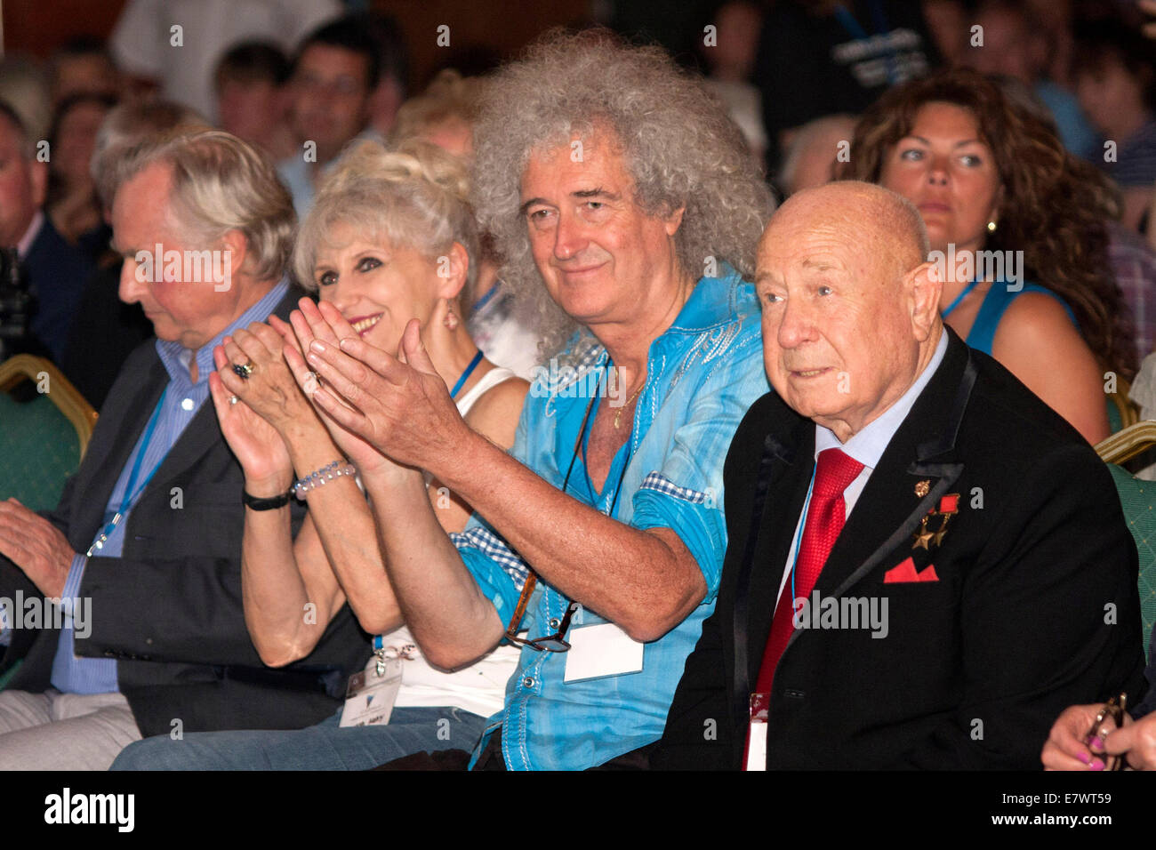 Ethologist Richard Dawkins, ctress Anita Dobson, musician Brian May of Queen and Cosmonaut Alexey Leonov/Alexei Archipowitsch Leonow attending the second editon of the Starmus Festival at the Abama Golf & Spa Resort in Tenerife, Canary Islands on September 22, 2014/picture alliance Stock Photo