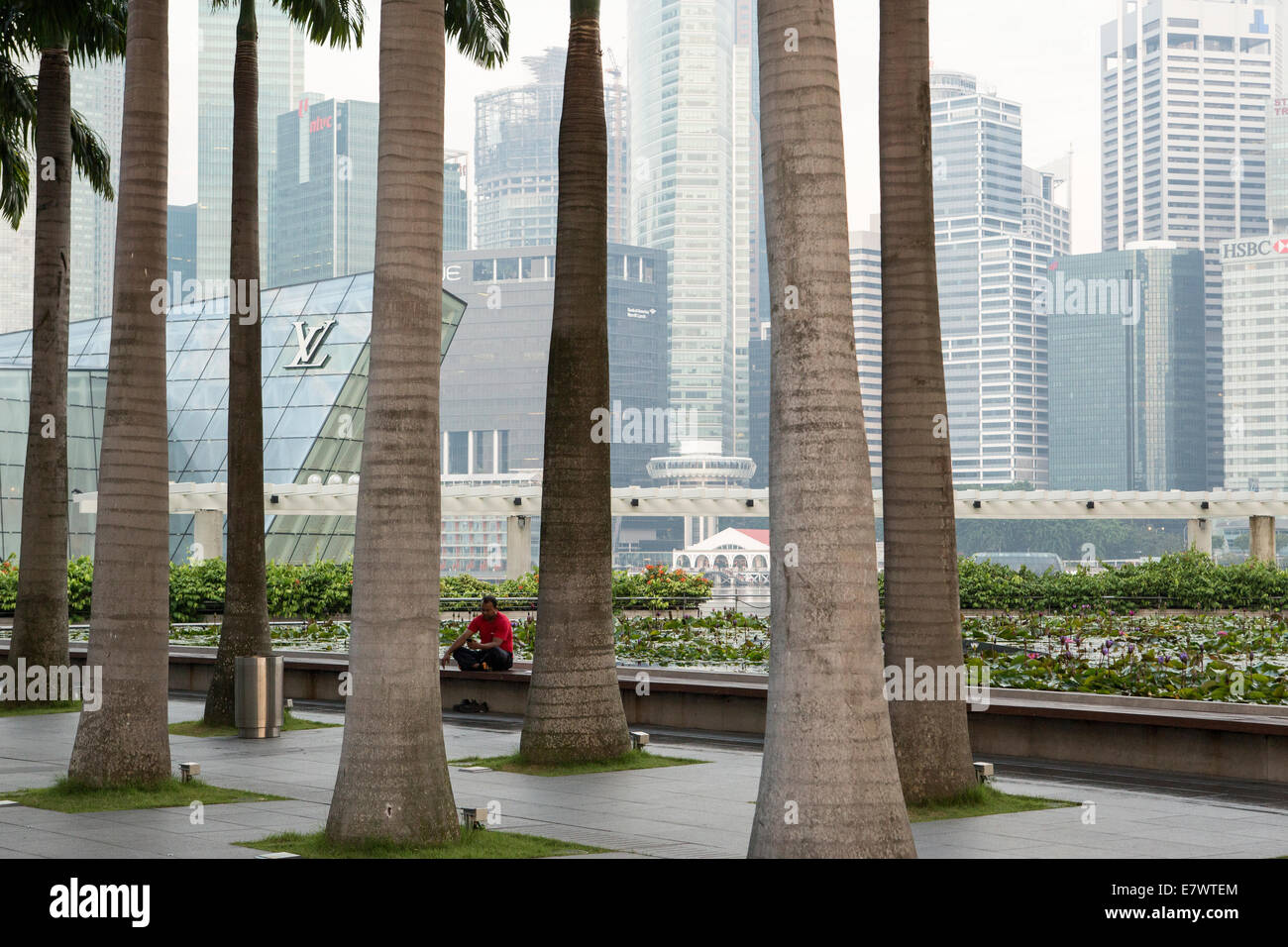 SINGAPORE - CIRCA APRIL, 2019: View Of Louis Vuitton Island Maison At The  Shoppes At Marina Bay Sands In The Daytime. Stock Photo, Picture and  Royalty Free Image. Image 139866987.