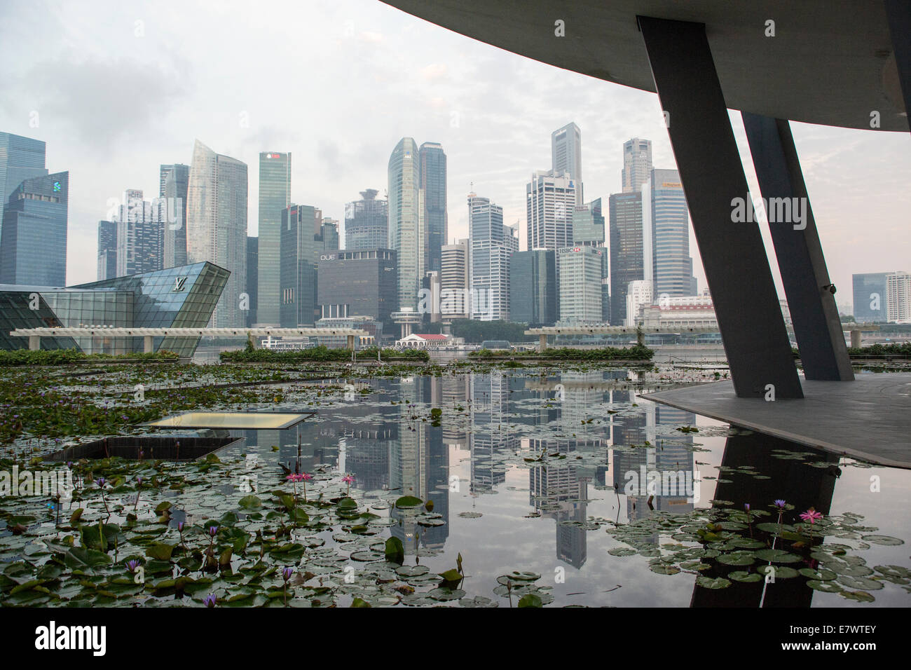 Singapore Mar 2020 Interior Louis Vuitton Fashion House Marina Bay – Stock  Editorial Photo © monticello #354904082