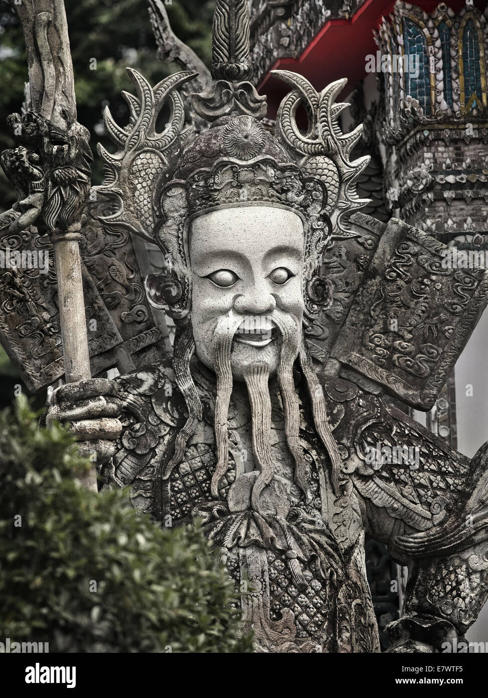 Chinese god of war statue hi-res stock photography and images - Alamy