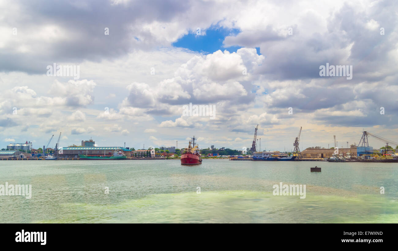 The shores of the Indian Ocean in Dar es Salaam, Tanzania Stock Photo