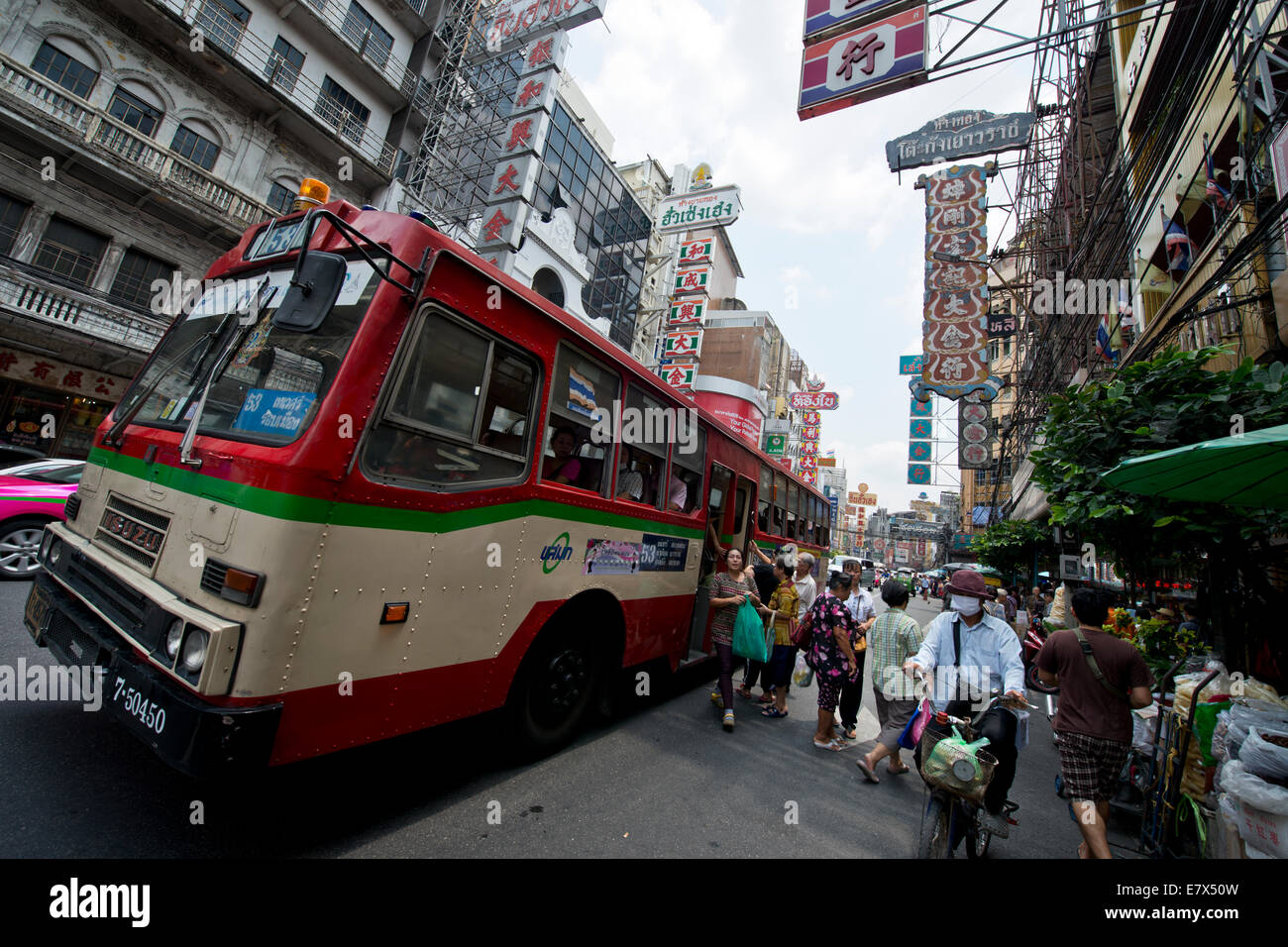 Bangkok bus hi-res stock photography and images - Alamy