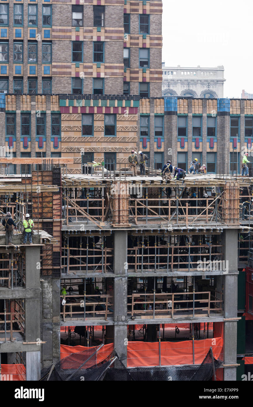Time lapse building construction site hi-res stock photography and ...