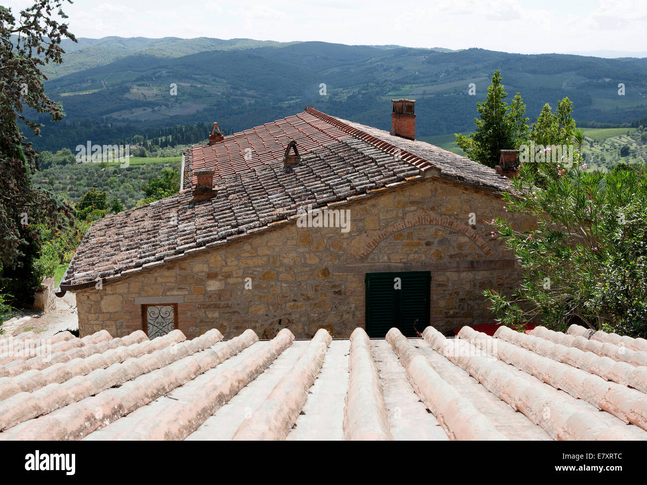 Houses in Tuscan countryside Stock Photo - Alamy