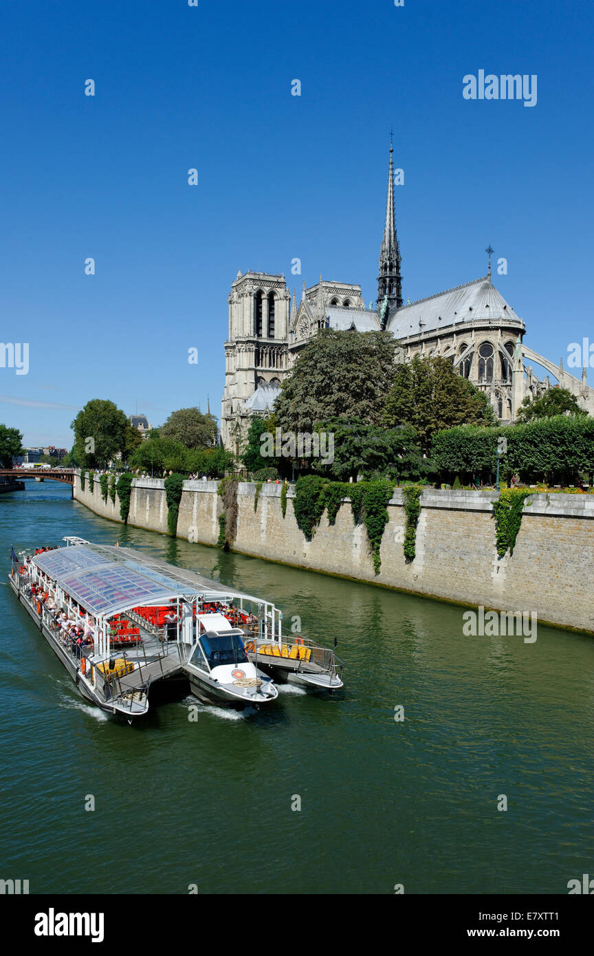 Excursion boat on the Seine, eastern side of NotreDame de Paris or