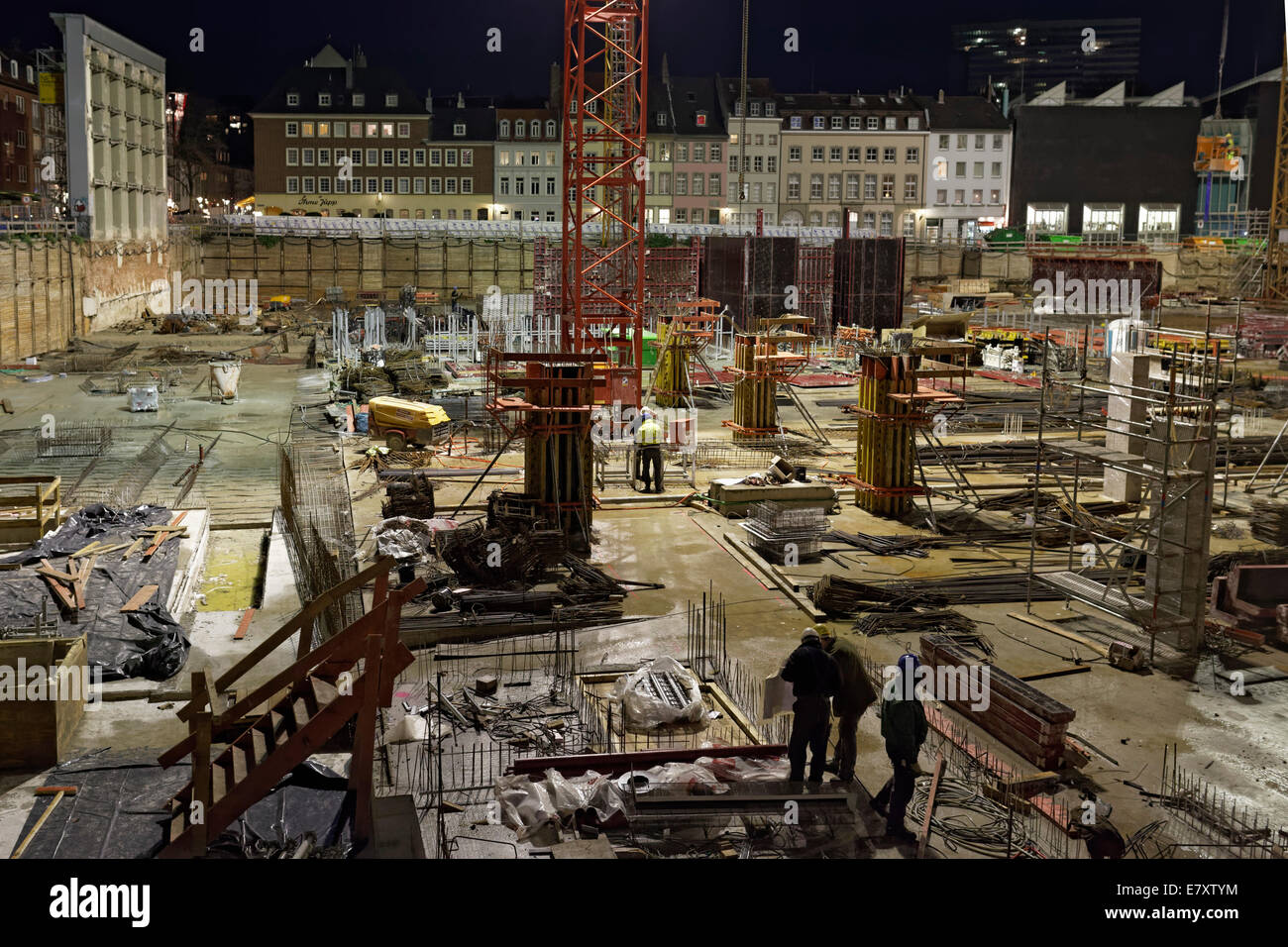 Construction site at night, Düsseldorf, North Rhine-Westphalia, Germany Stock Photo