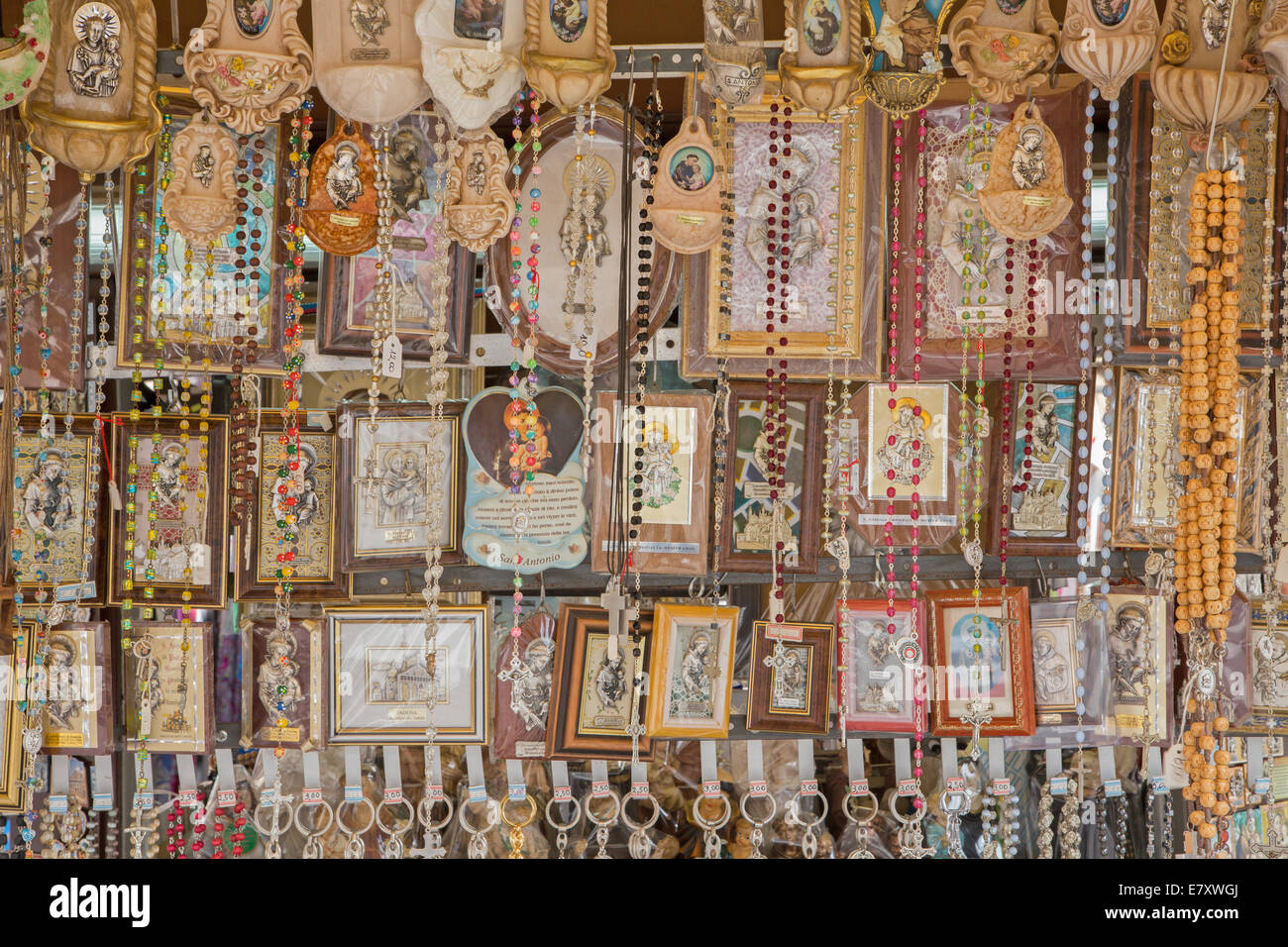 Saint antony of padua hires stock photography and images Alamy