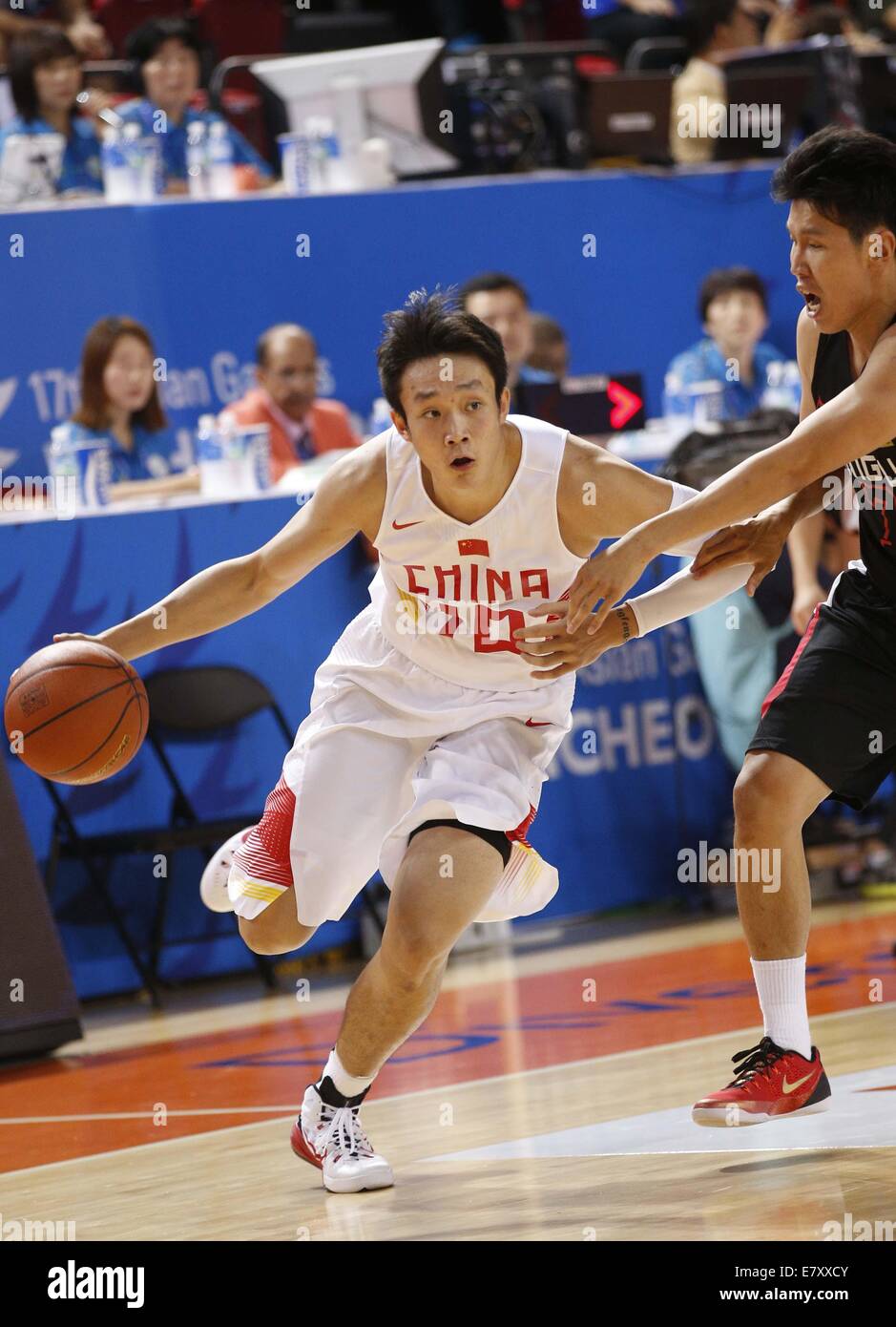 Incheon, South Korea. 26th Sep, 2014. Ding Yanyuhang (L) of China