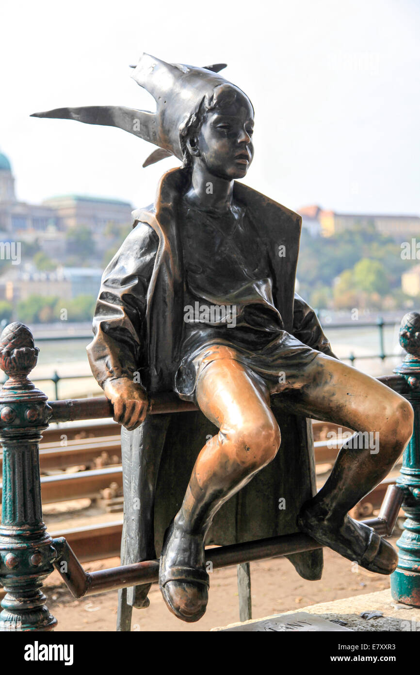 Bronze Young Boy Statue High Resolution Stock Photography and Images