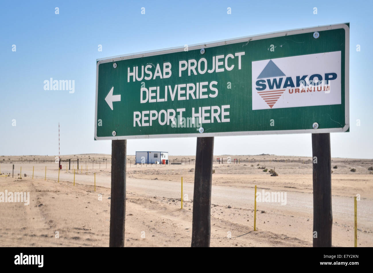 Deliveries to the Husab project (uranium exploration and mining) operated by SwakopUranium (Chinese owned), Namib desert Namibia Stock Photo