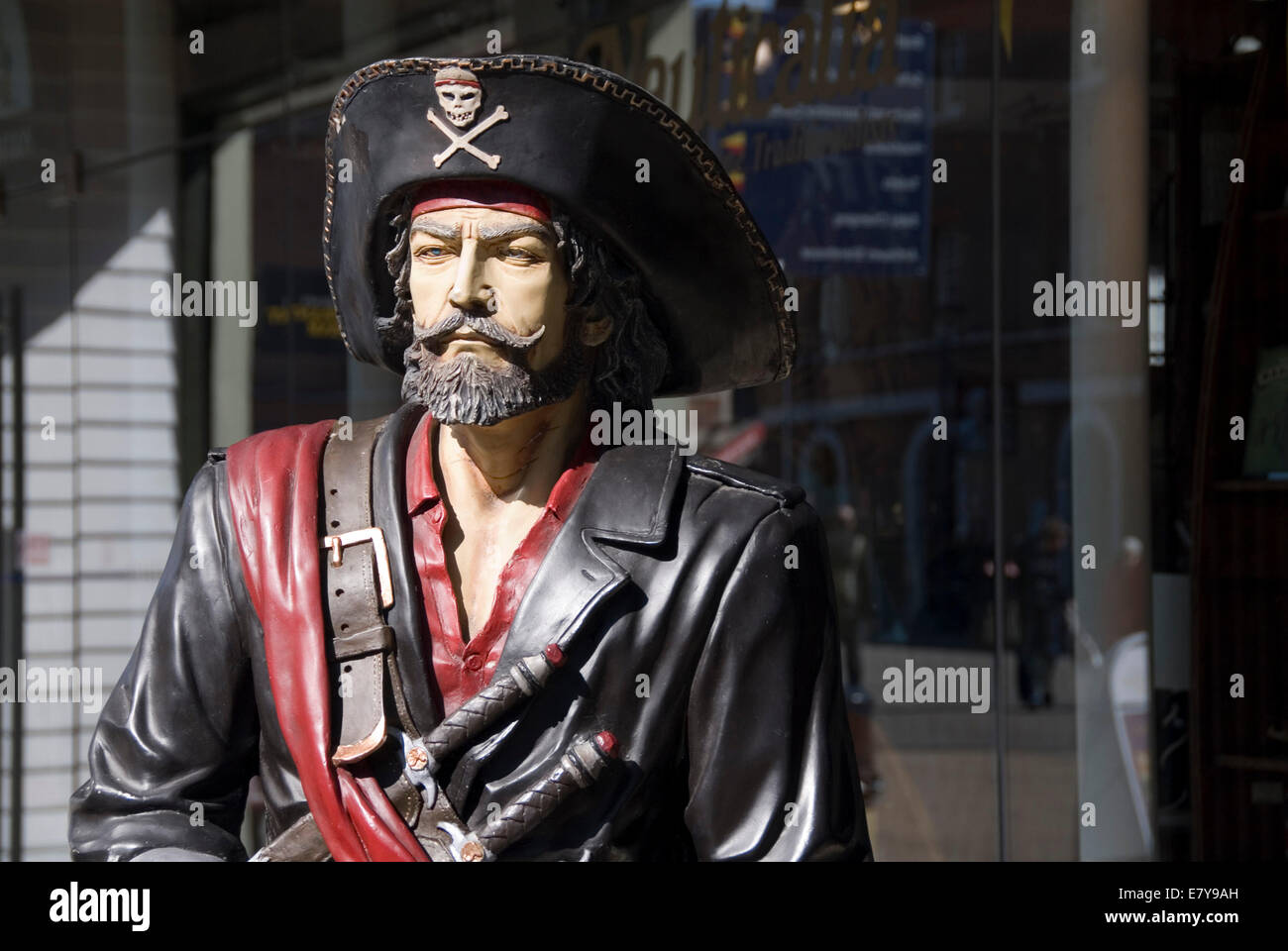 Portsmouth dockyard statue hires stock photography and images Alamy