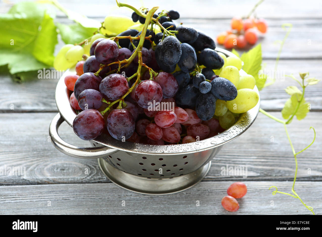 Grapes in colander hi-res stock photography and images - Alamy