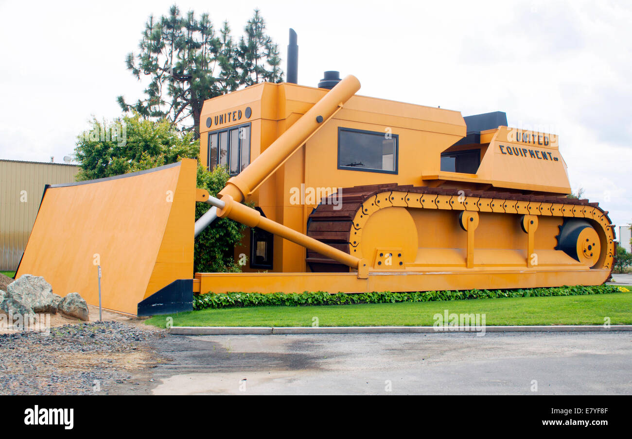 Bulldozer shaped building in Turlock California Stock Photo