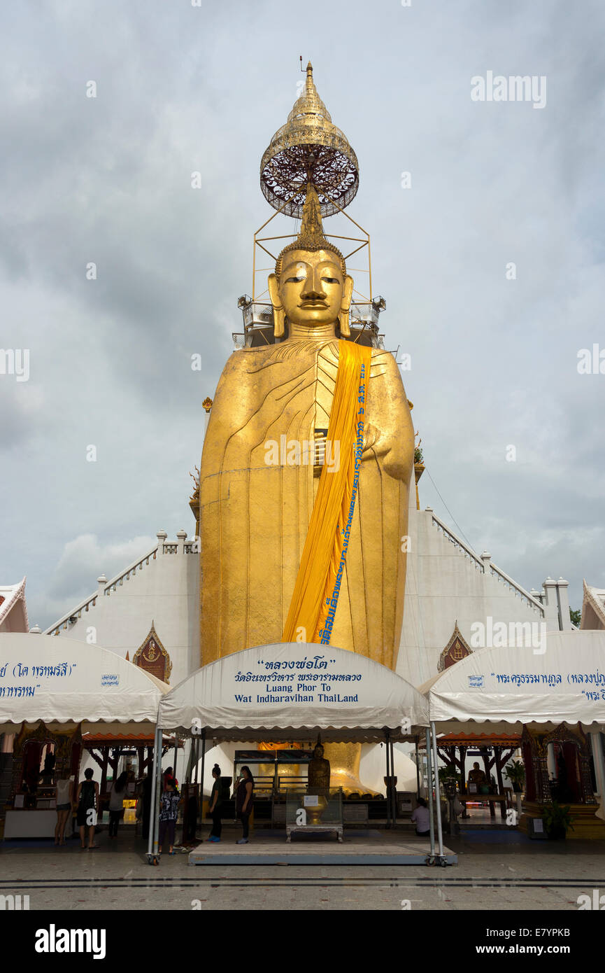 The famous "Big Buddha" statue at Wat Intharawihan in Bangkok, Thailand