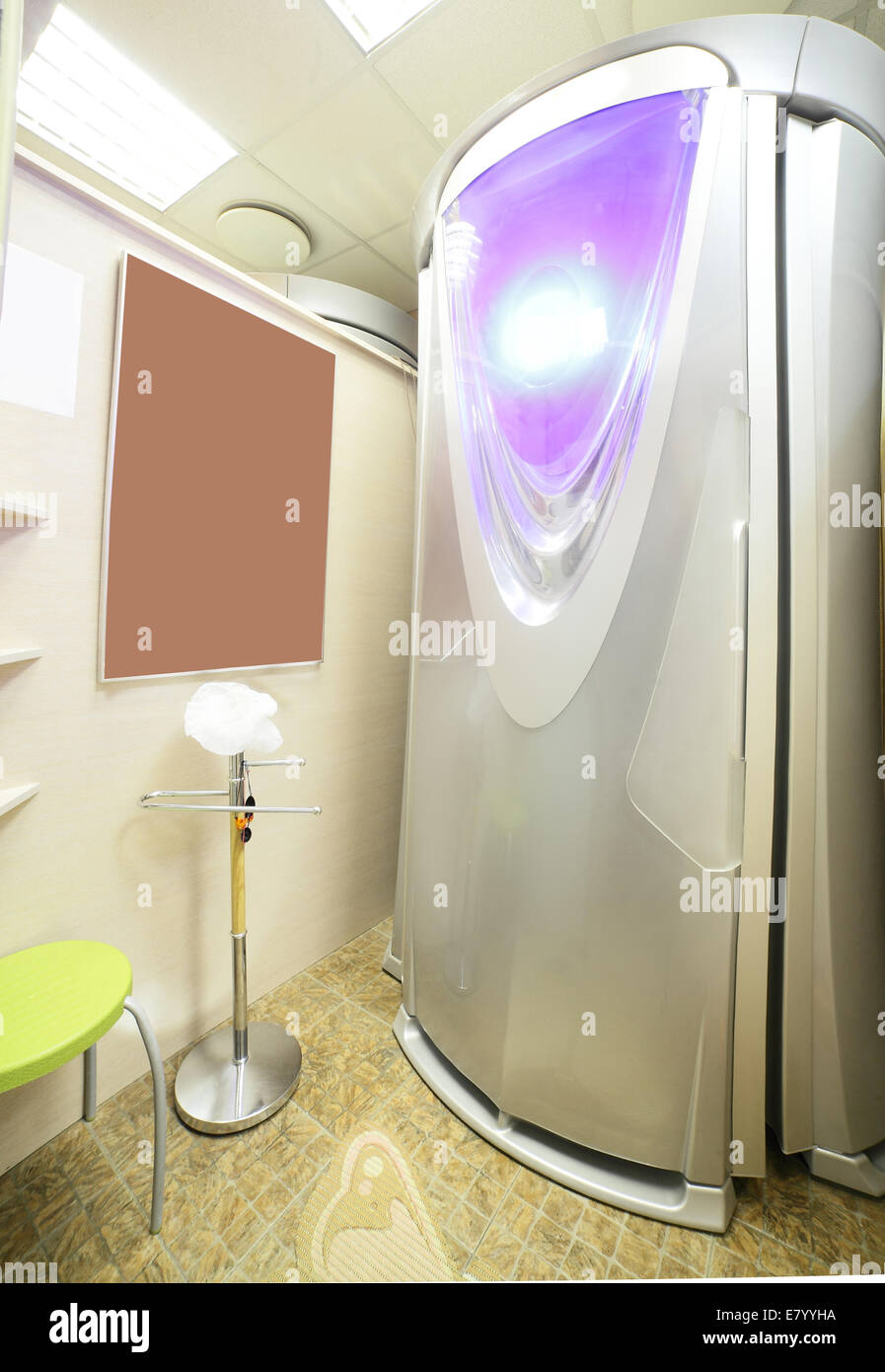 Sunbed machine hires stock photography and images Alamy