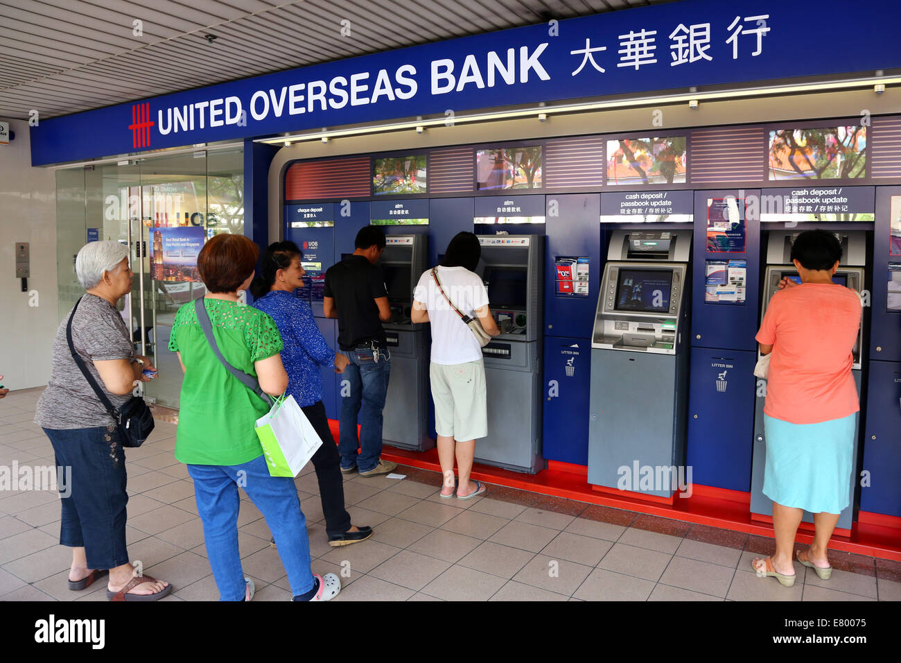 Bank of singapore hires stock photography and images Alamy
