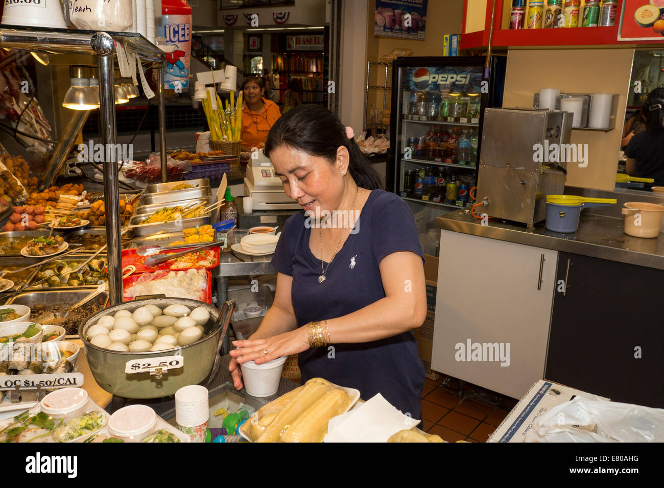 VietnameseAmerican, VietnameseAmerican woman, Vietnamese restaurant