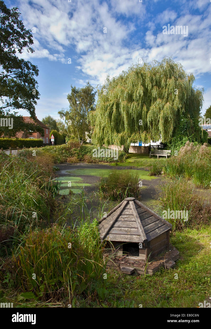 Duck house by pond hires stock photography and images Alamy