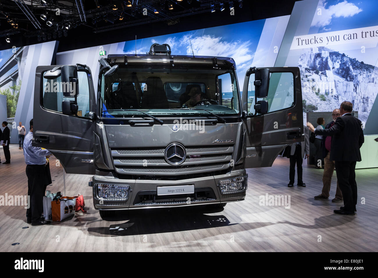 Mercedes benz atego hi-res stock photography and images - Alamy