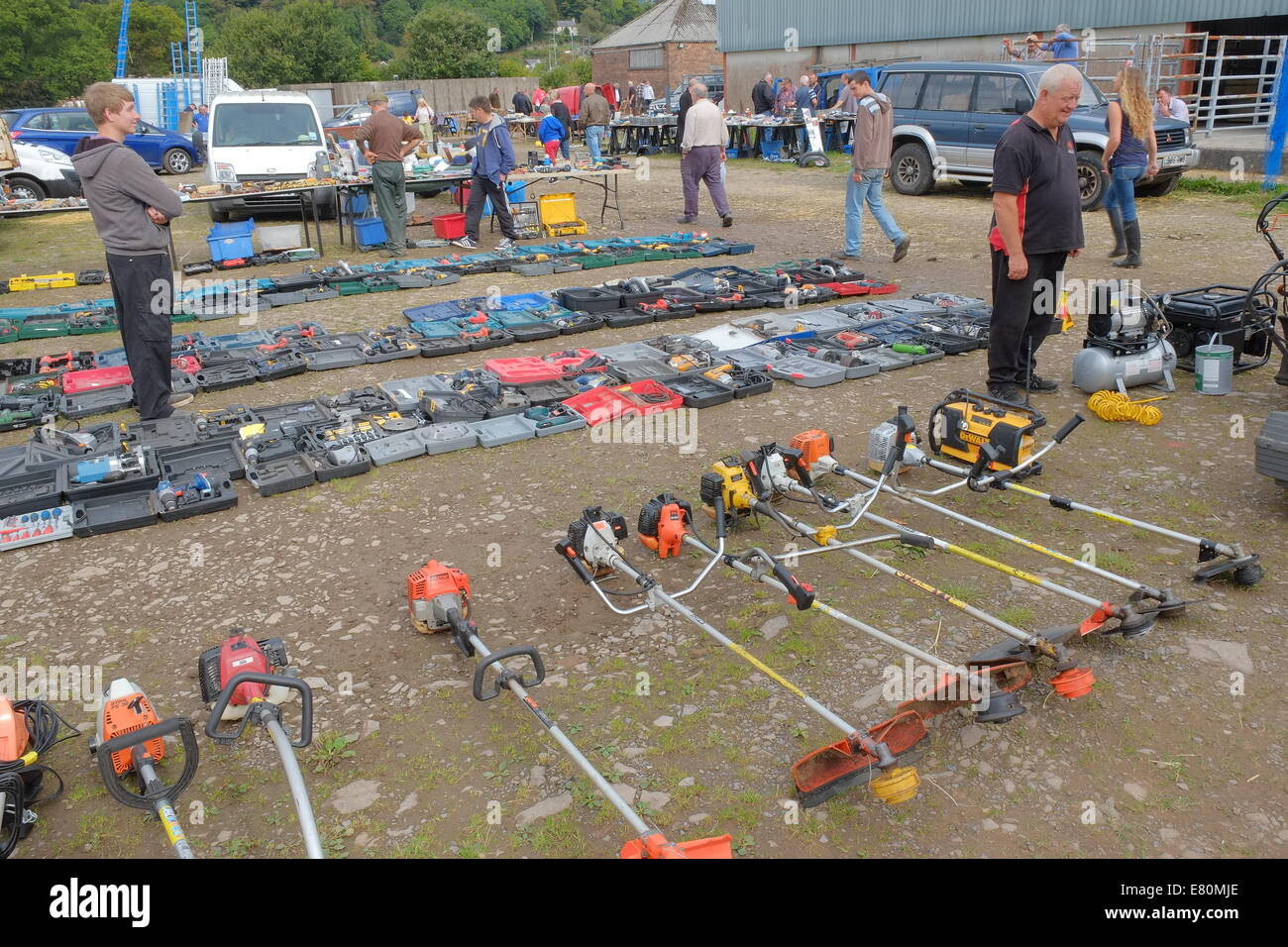 All kinds of goods for sale,including tools, old baths,gates,quad bikes