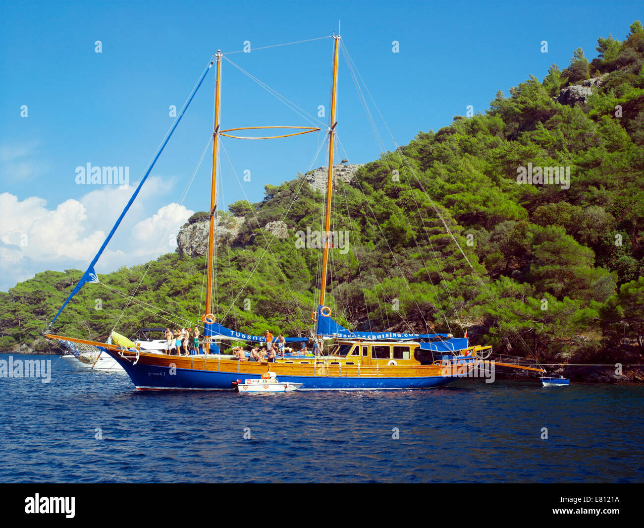 Blue Cruise gullet moored at Cleopatra's Island Stock Photo