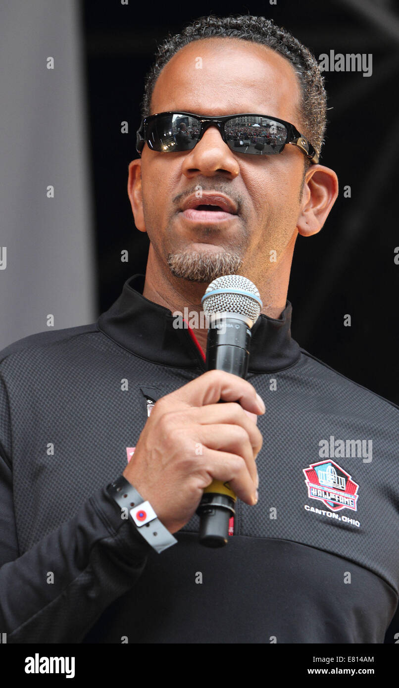 Miami dolphins 2014 hi-res stock photography and images - Alamy