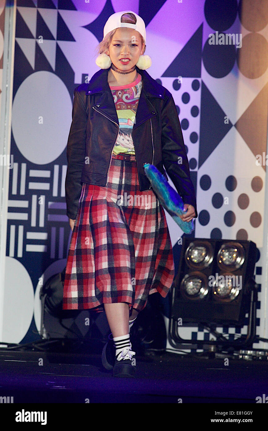Yunna Yabe, September 28, 2014, Tokyo, Japan : Model Yunna Yabe walks down the catwalk during the 'Moshi Moshi Nippon Festival 2014' on September 28, 2014 in Tokyo, Japan. Several famous Idols such as Dempagumi idol group, Kyary Pamyu Pamyu and Harayuku models attend the Moshi Moshi Nippon Festival 2014 to promotes the Japanese pop culture (fashion, anime, music and food) to non-Japanese people. Credit:  Rodrigo Reyes Marin/AFLO/Alamy Live News Stock Photo