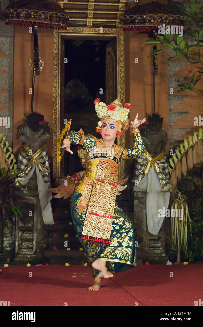 Legong dance at Puri Saren Palace, Ubud, Bali, Indonesia Stock Photo