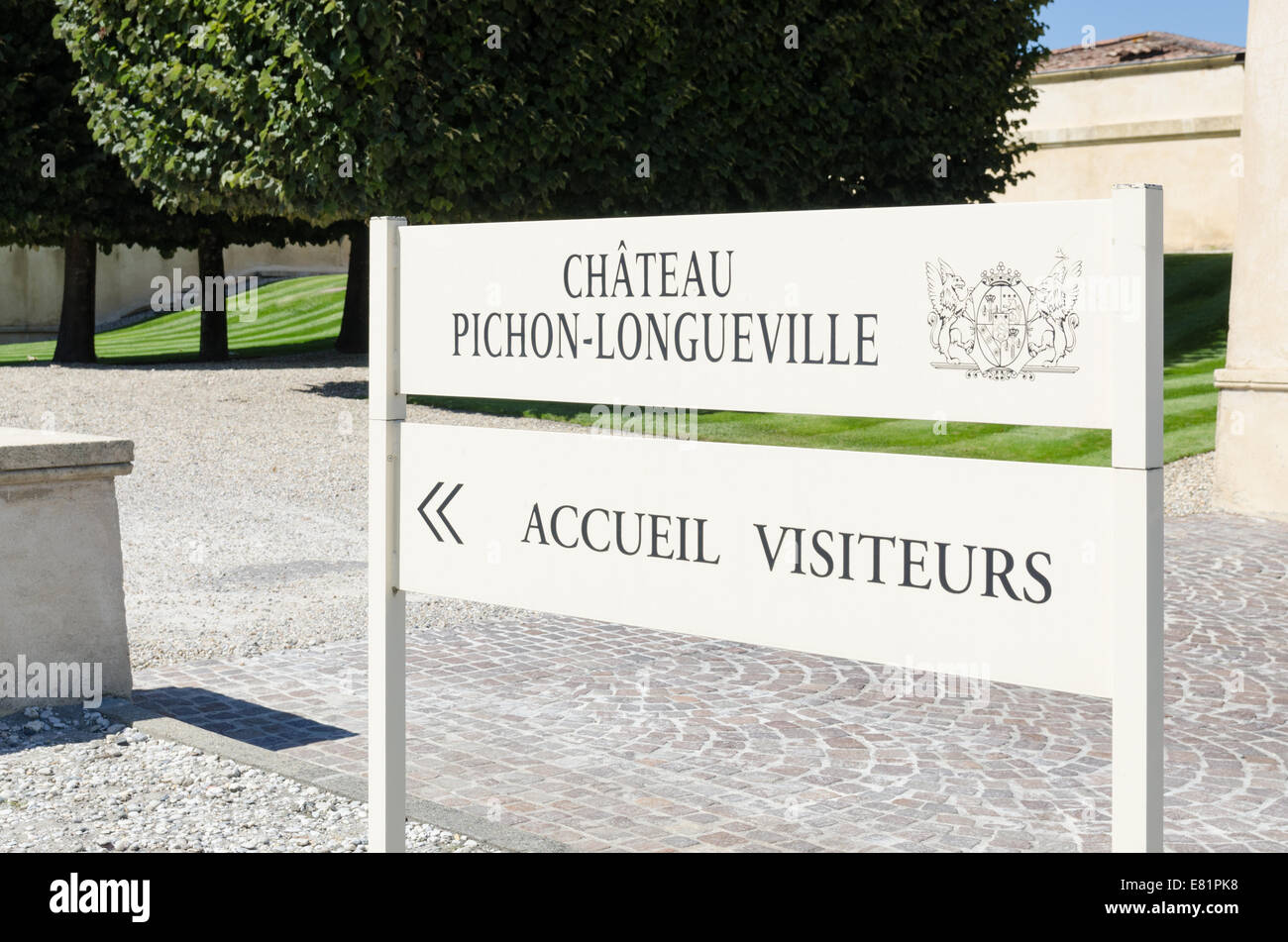 Sign for visitors to Chateau Pichon-Longueville in the Pauillac region of Bordeaux Stock Photo
