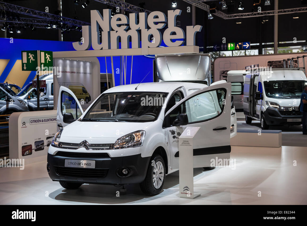 Peugeot van hi-res stock photography and images - Page 2 - Alamy