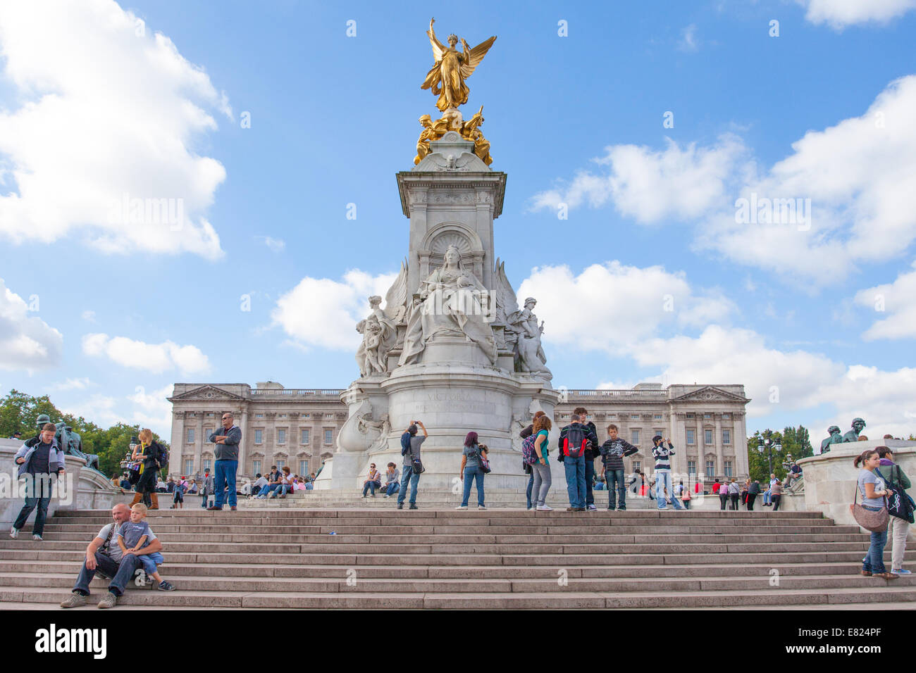 Queen Victoria memorial Buckingham Palace Stock Photo