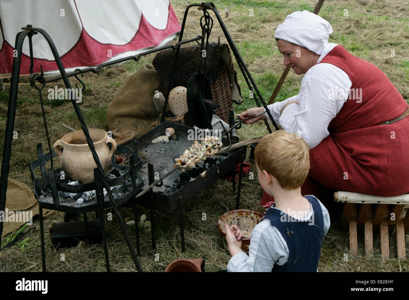 Medieval camp fire hi-res stock photography and images - Alamy