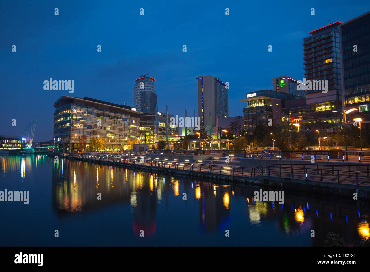 Manchester, UK 29th September, 2014.  Still, cloudy, foggy start to the day at Media City, Salford Quays Stock Photo