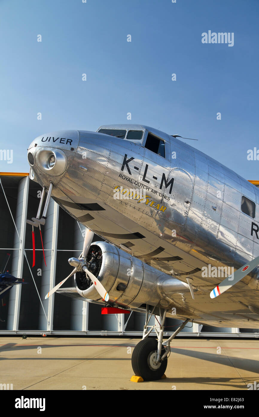 Douglas dc 2 hi-res stock photography and images - Alamy