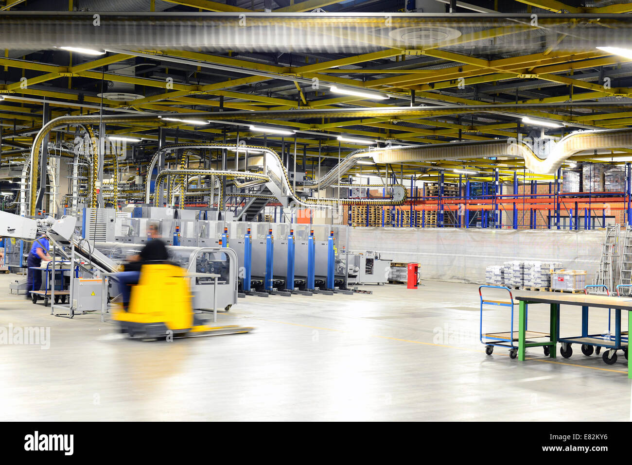 Newspaper worker printing press hires stock photography and images Alamy