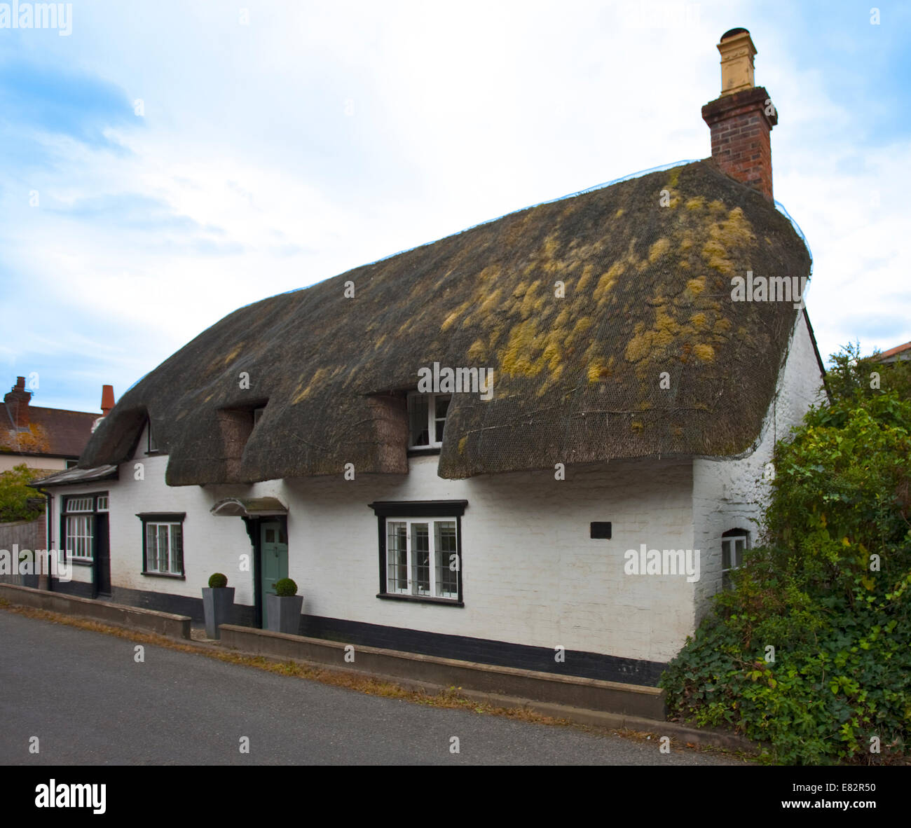 Thatched Cottage in Nether Wallop, Hampshire, England Stock Photo Alamy