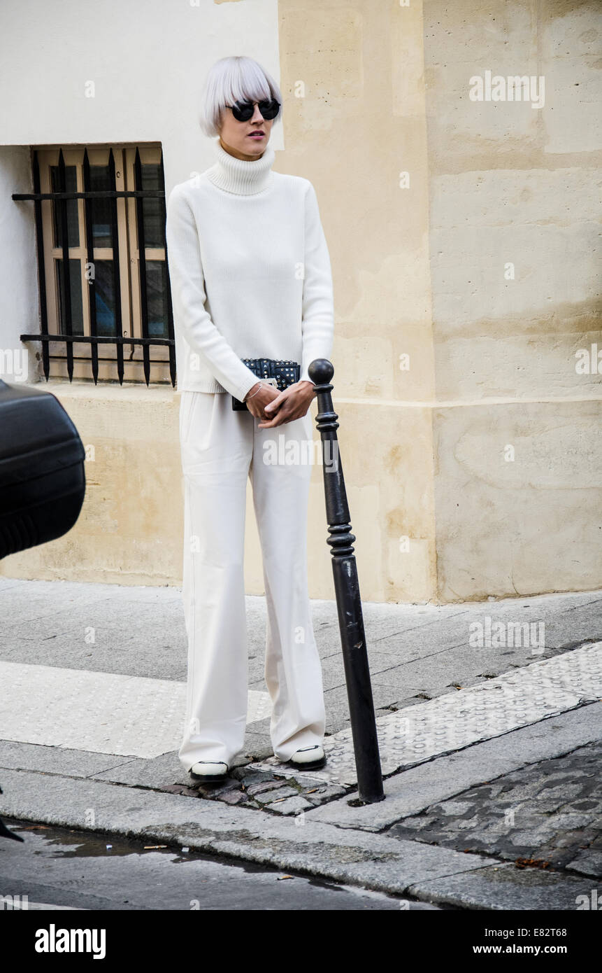 Linda Tol arriving at the Ann Demeulemeester Spring/Summer 2015 runway show in Paris, France - Sept 25, 2014 - Photo: Runway Manhattan/Celine Gaille/picture alliance Stock Photo