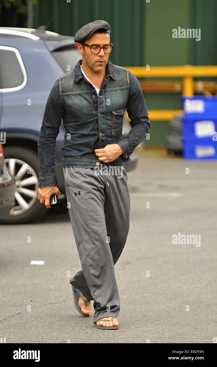 Jeremy Piven shopping at Whole Foods wearing a tight denim jacket