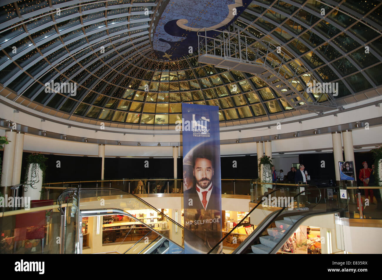 TV Screening of the British drama series Mister Selfridge at Karstadt Bahnhofplatz  Featuring: Location Where: Munich, Germany When: 26 Mar 2014 Stock Photo