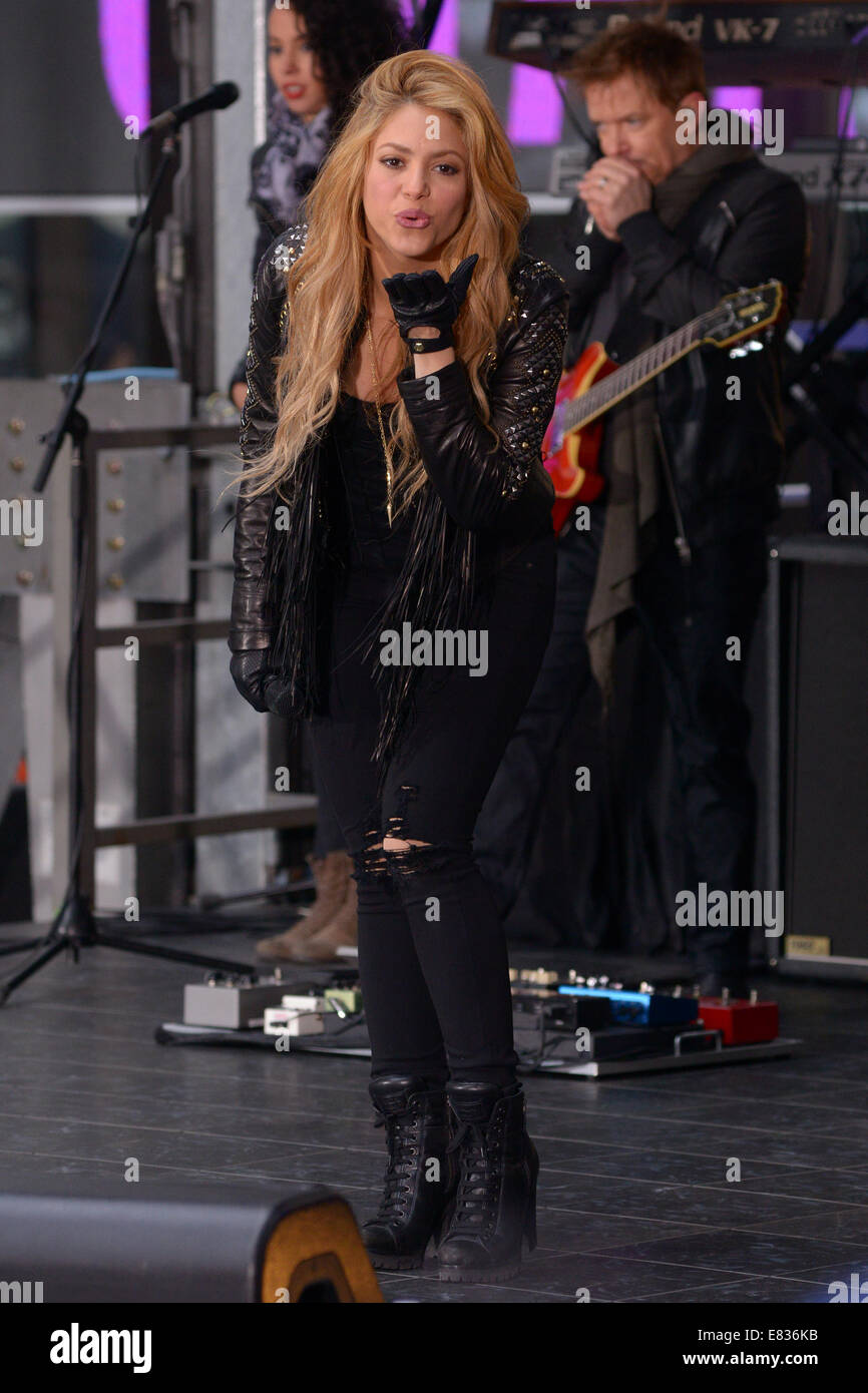Shakira Performing LIVE at the "Today" Show at Rockefeller Plaza