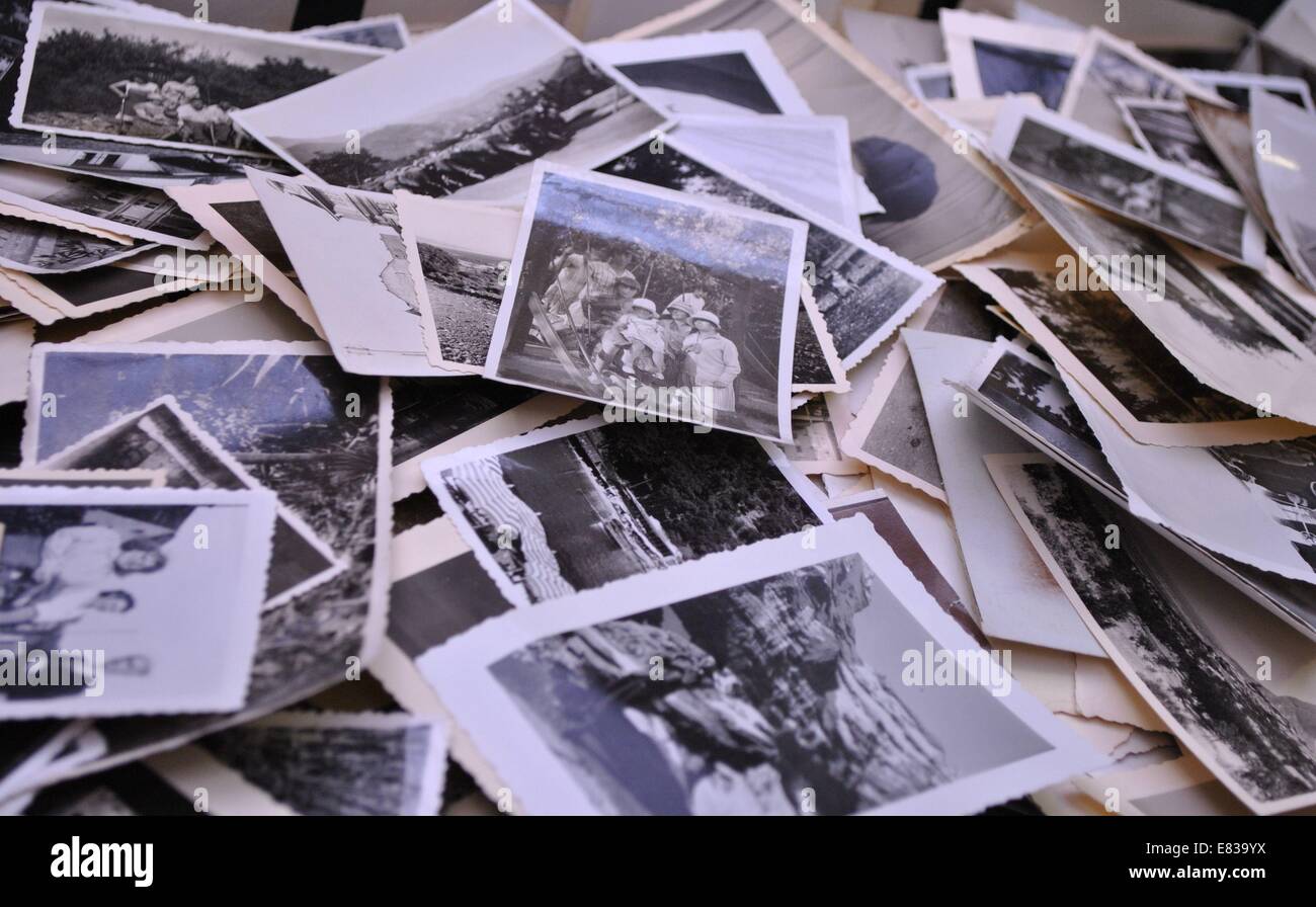 box of old photographs Stock Photo - Alamy