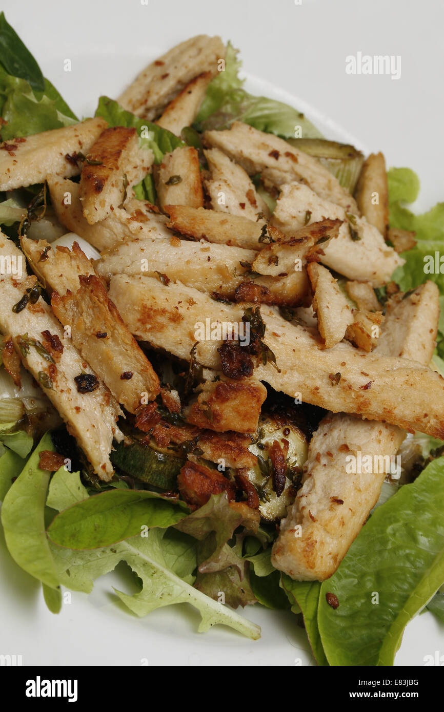 Fried chicken style quorn pieces on bed of salad Stock Photo Alamy