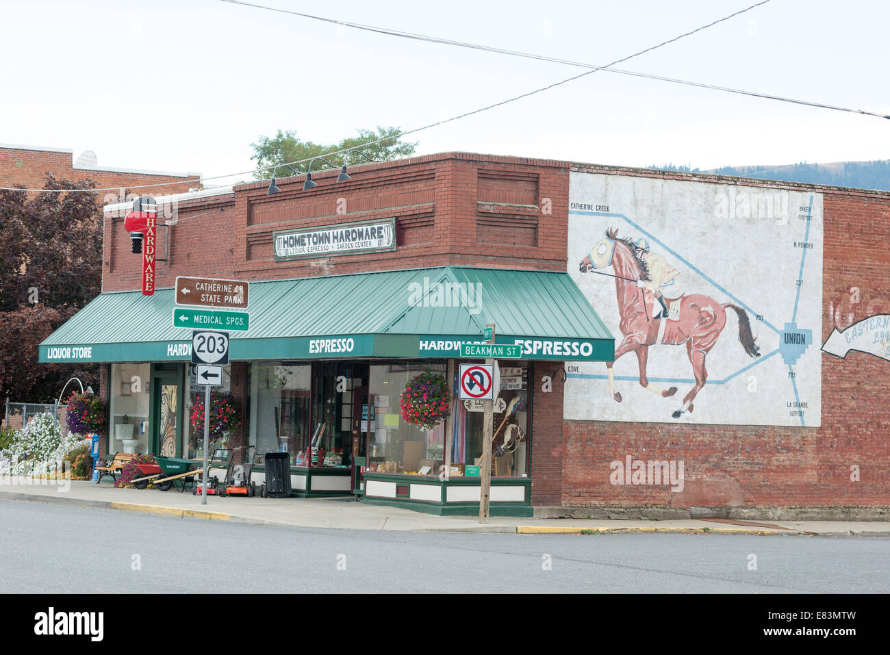 County hardware hires stock photography and images Alamy
