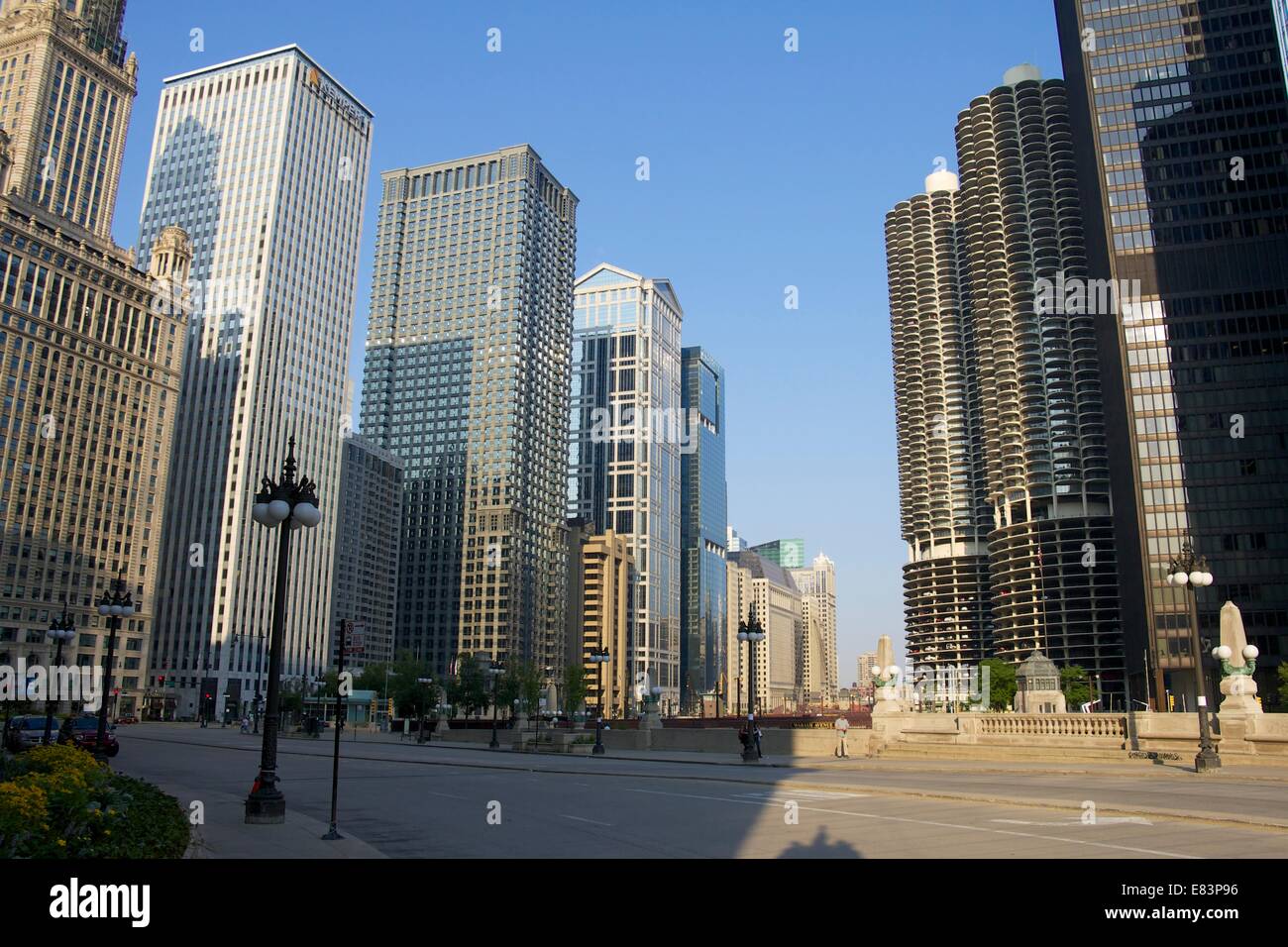 Wacker Drive, Chicago, summer morning Stock Photo - Alamy