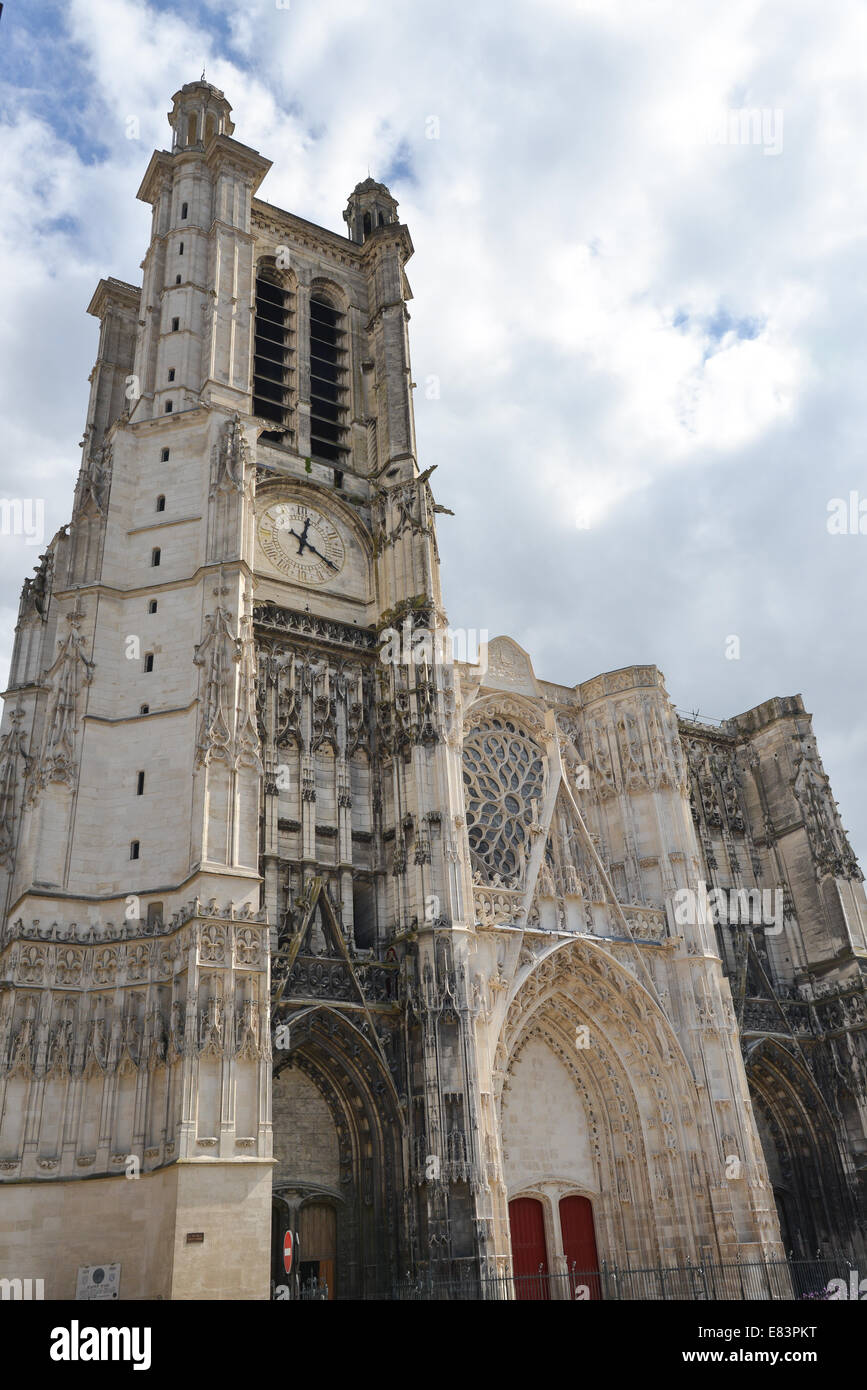 Troyes cathedral hi-res stock photography and images - Alamy