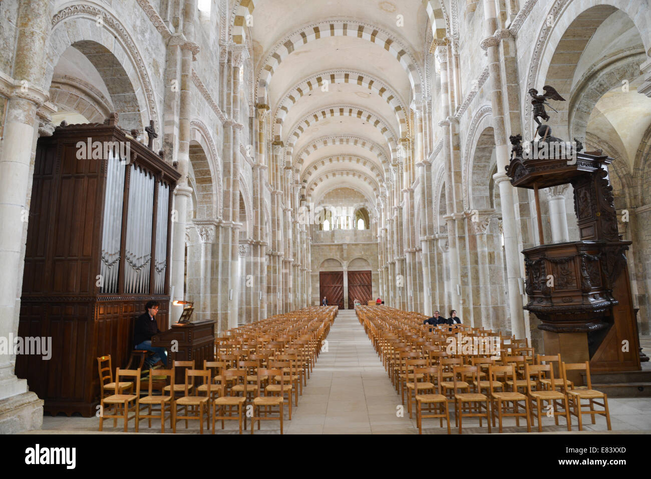 st marie madeleine cathedral in vezelay, france Stock Photo Alamy