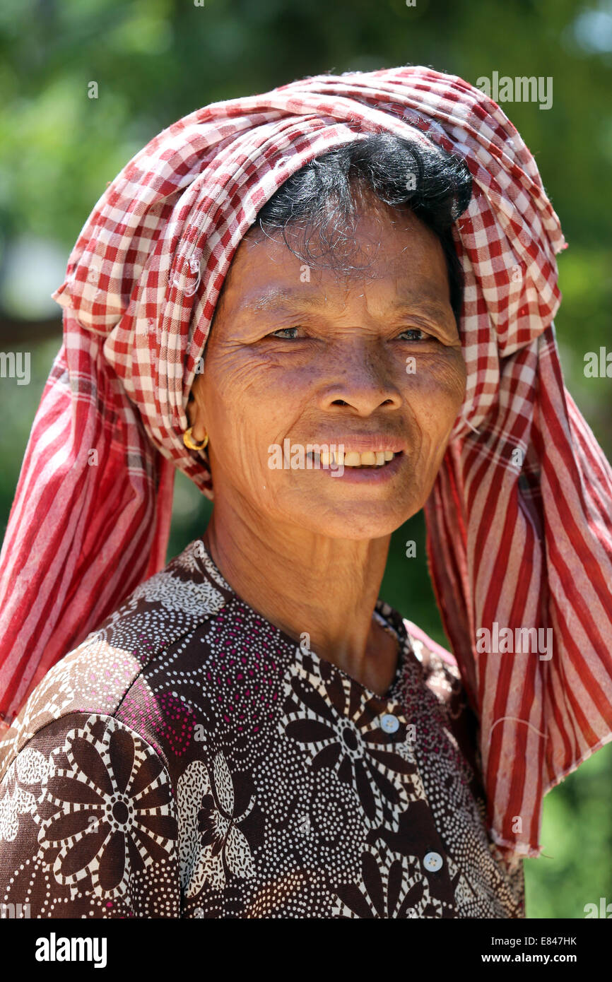 Woman wearing krama hi-res stock photography and images - Alamy